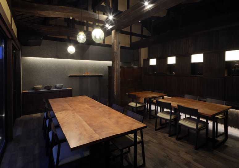 母屋の食事処